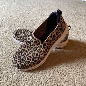 Sketchers  leopard print shoes